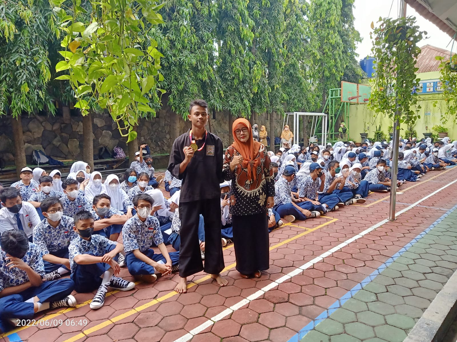 Ridho Pranata dan Kepala Sekolah
